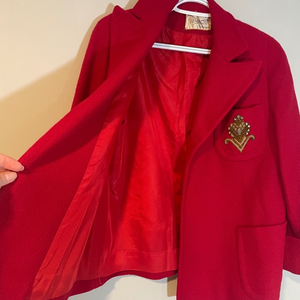Vintage Maurice Original Red Beaded Crest Blazer Jacket Peaked Lapel Cuffed S/M - Picture 3 of 8